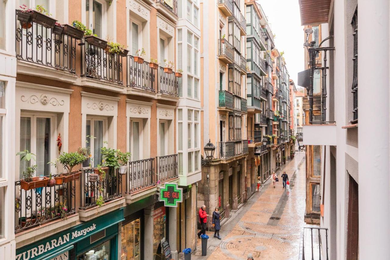 Beautiful Old Town By Next Stop Bilbao Bagian luar foto
